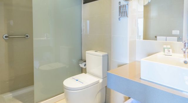 トイレのつまりを防ぐ暮らしの工夫と清潔な水回りを保つための知識